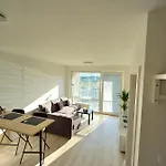 Apartmán New Air-conditioned 5 Minutes By Walk From The Airport With Free Garage Parking Bratislava
